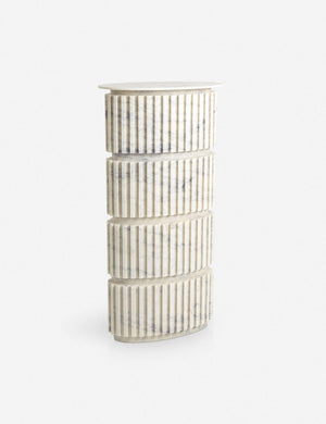 Vira Pedestal Table