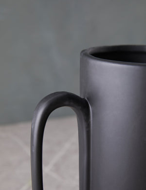 Makhi Vase