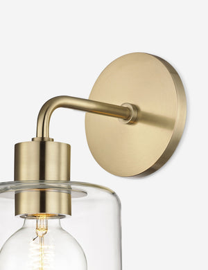 Evelie Sconce, Brass