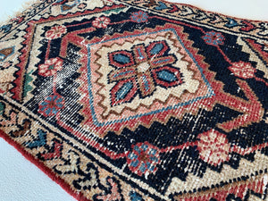 Frances Loom Alma Vintage Rug, 1'7
